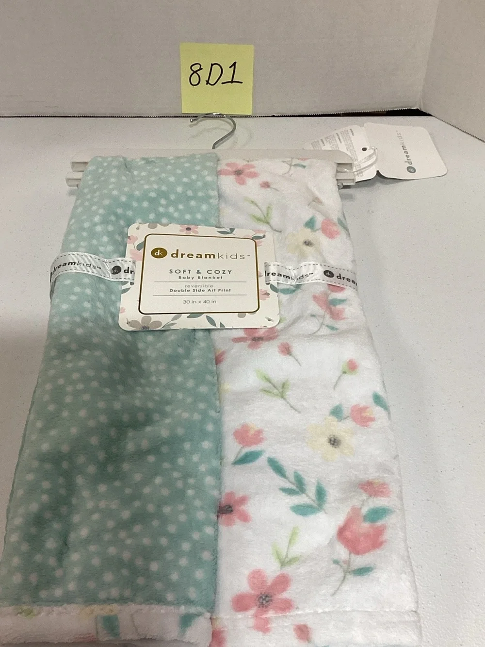 Soft & Cozy Floral Baby Blanket - Mint Green/White